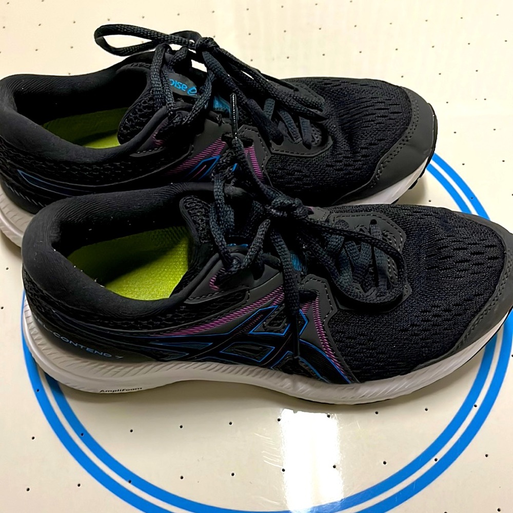 Women’s ASIC Tennis Shoes